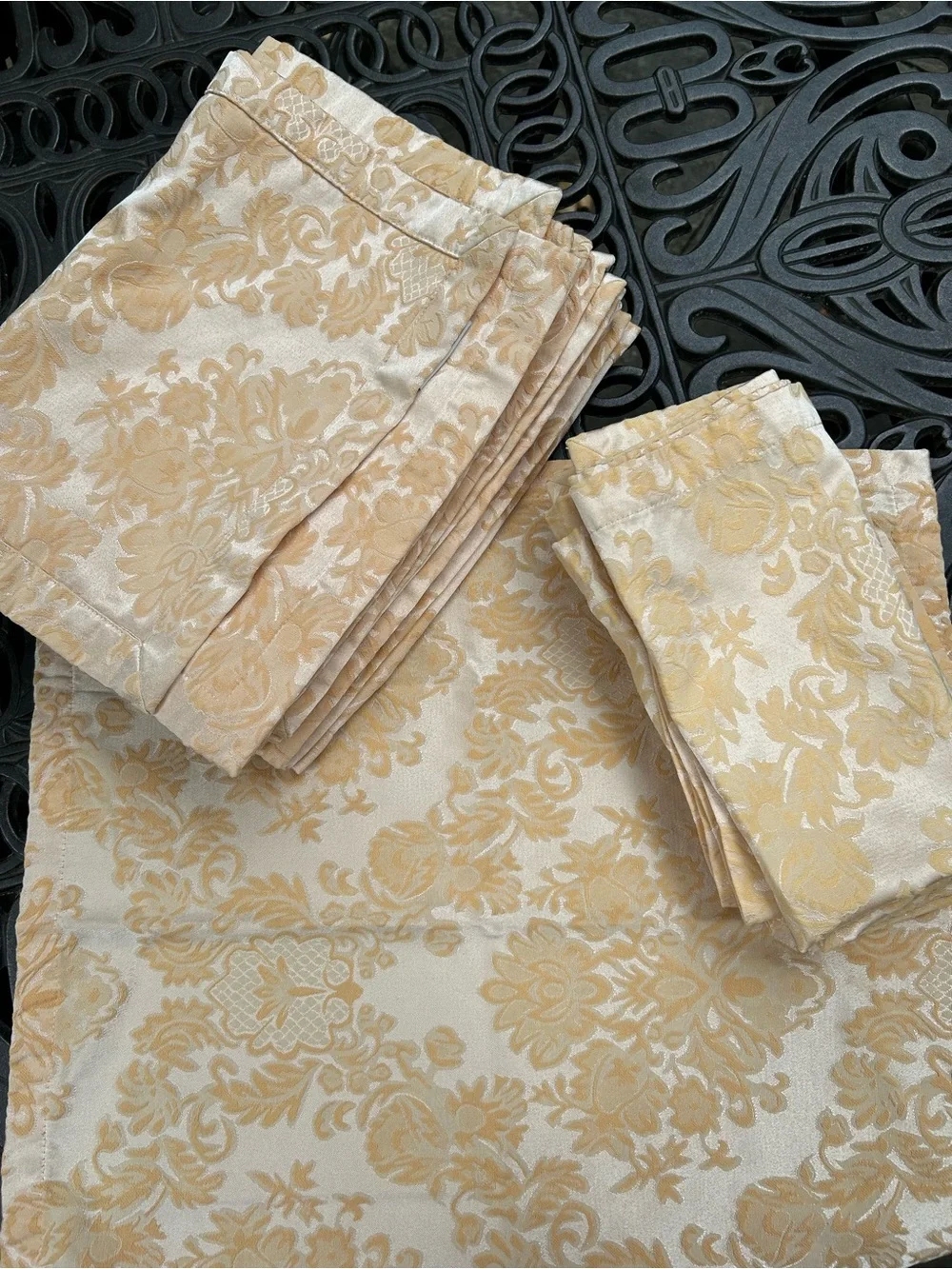 Waterford Cream Floral Jacquard Placemat & Napkin Set - 8 of each